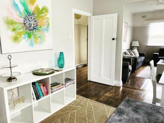 Daisy Cottage on Duke 1BR - 3
