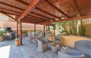 Maison Des Fleurs - 3