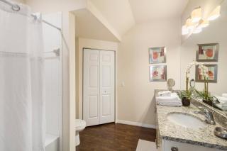 3 Bedrooms-2 Bathrooms- Lucaya Village 13-102 Lv - Kissimmee - 1