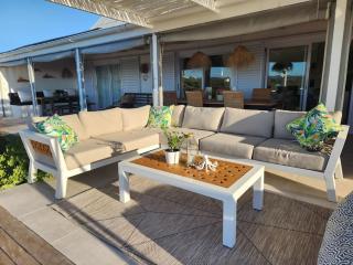 Sunbird House - Grotto Bay - 1