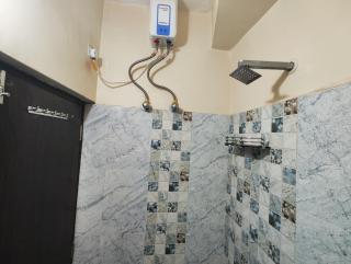 Stylish 2BHK Service Apartment Near Golpark - Calcuta - 2