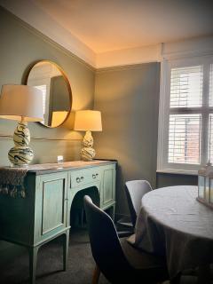Historic & Stylish Cottage - Charlton Kings - 6