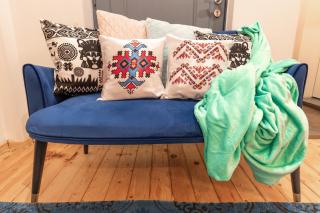 Vintage bohemian Paradise with Xbox Series X for BIG groups - 8
