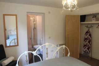 3 bedroom flat 10 mins walk to Bay and City center Free Parking - Cardiff - 3