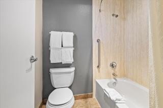 Bend Inn & Suites - Bend - 1