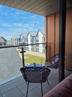 Stunning Sea View Two Bed Two Bathroom Apartment - Porthcawl - 8