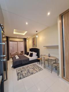 Cozy Studio Private Terrace - fiber Wi-Fi & Netflix - 7