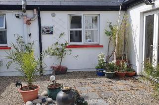 Cosy self contained cottage with stunning views - 8