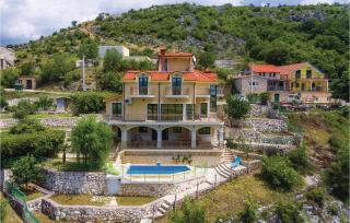Awesome Home In Mirlovic Polje - 8