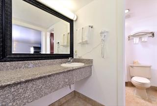Executive Inn - Edmond - 1