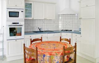 Gorgeous Home In Trévou Treguignec - Trévou-Tréguignec - 5