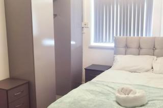 Lovely 3 Bed Ground Floor Apartment Near QE Hospital Harborne Birmingham New - Birmingham - 5