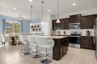 5 Bedrooms4 Bathrooms Windsor Westside 8924 Pw - 4