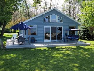Cozy Cottage on Green Bay - Green Bay - 9