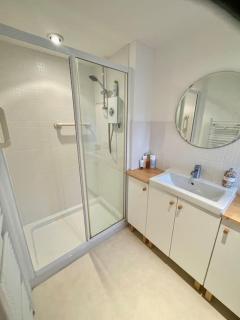 Entire country farmhouse - Cardiff - 2