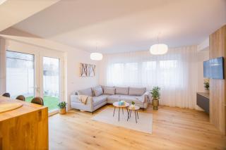 Urban Garden by Waterview - Oradea - 1