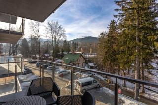 Stone Hill Apartament Wellness z basenem jakuzi saunami prywatnym garażem i rowerami w cenie - Szklarska Poręba - 2