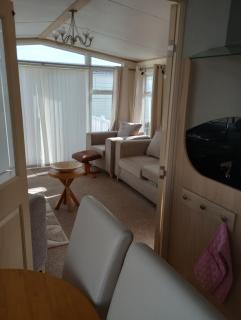 E31 is a 2 bedroom 6 berth caravan with large decking and close to beach on Whitehouse Leisure Park This is a pet free caravan - Abergele - 6