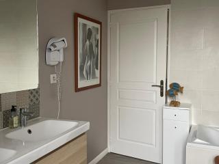 Gîte Est de la pointe d'Agon 4 convives - 4