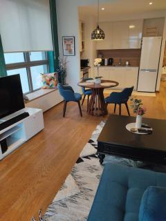 2-Bedroom Oasis in the heart of the Waterfront - 5