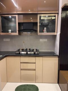 AVVAIRAM SERVICE APARTMENT G8 - Chennai - 8