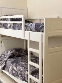 Travel in Style: 2BR Apt with Fast Wi-Fi & Parking - 3