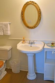 Backwoods Bed and Bath - McGregor - 3