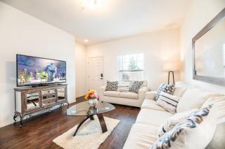 Lovely and Cozy Townhome Near Disney Parks - 7