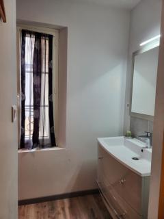 Chambres privées à Hautvillers, berceau du champagne avec salle de bain et toilettes incluses - Hautvillers - 8