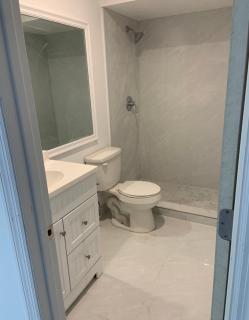 small room with sharing bathroom - 1