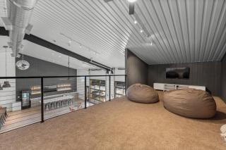 NEW-3 Properties on 10 acres sleeps 20 - Fun!! - 5