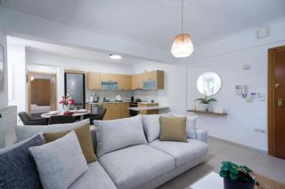 Pame Rentals - Cozy Glyfada Stay with Free Parking - Atene - 3