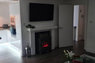 Stunning Refurbished 1 Bedroom, Harbour Apartment. - 2