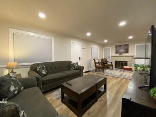 Charming Brick Home with bonus space & foosball - Spokane - 2