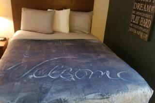 Hotel 2 Queen Beds Hotel Room 128 Booking - Stillwater - 2