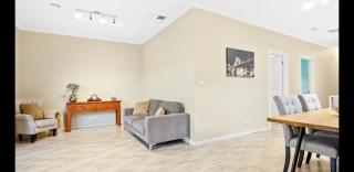 Ensuite Private bath toilet City Airport - 8