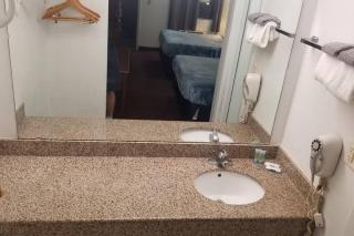 OSU Queen Hotel Room 118 Booking - Stillwater - 4