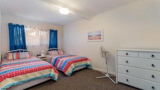 Comfy Ground Floor Unit opposite waterfront! Welsby Pde, Bongaree - 1