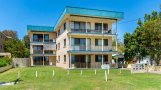 Water Views - Top Floor -Clearview Apartments South Esp, Bongaree - Bongaree - 5