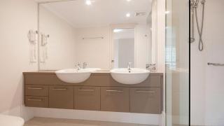 Spectacular Unit Overlooking Pumicestone Passage - Welsby Pde, Bongaree - Bongaree - 3