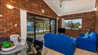 Boasting some of Bribie's Best Waterviews - Bongaree - 7