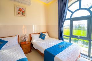 GOLDEN HOTEL 2 - - 4