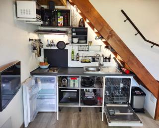 Tiny House Chaleureuse au Style Contemporain Minimaliste - 1