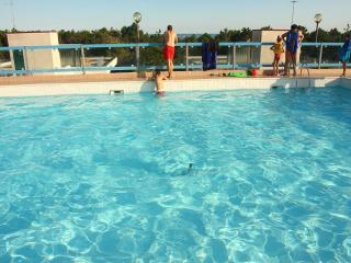 Rooftop pool retreat in Bibione - 4