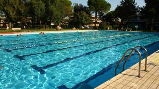 Enjoy a holiday home with pool, garden and fireplace - Bibione - 0