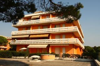 Nice Three-Bedroom Apartment with balcony in Bibione - Bibione - 3