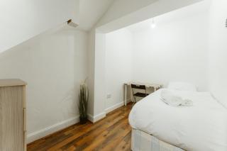 Upton Park Bedrooms 25 min to Central London - Londra - 7
