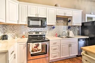 Stylish Vicksburg Apt with Porch - 2 Mi to Casino! - Vicksburg - 2