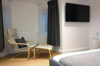 Stylish Apartment in City Centre with Parking - Preston - 1