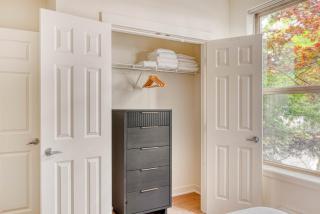 Bellevue 2BR w Gym Roof WD nr Bars Dining SEA-426 - 1